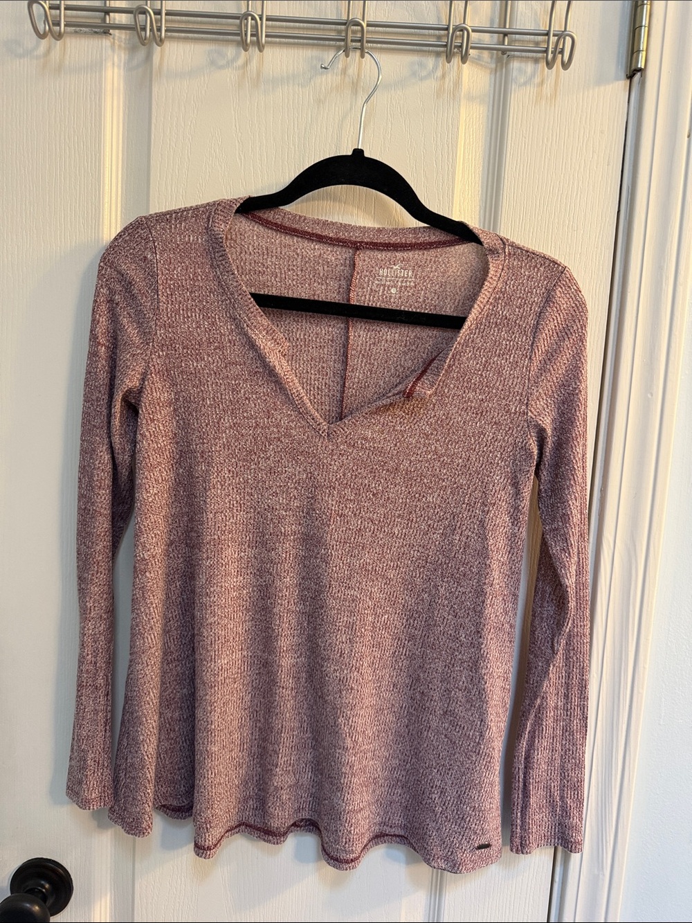 Hollister Women's Long Sleeve V-Neck Knit Top - Mauve